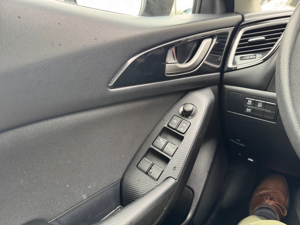 2016 Mazda Mazda3 i Sport