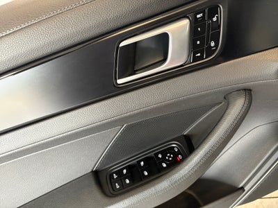 2018 Porsche Panamera 4