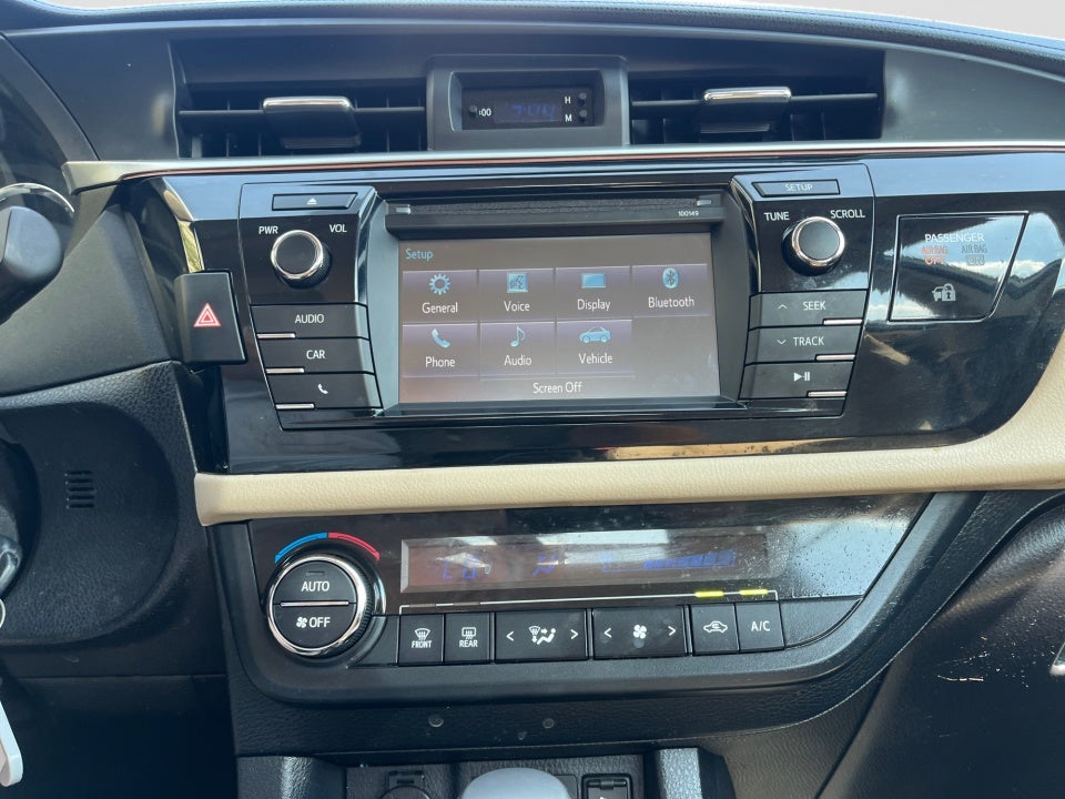 2015 Toyota COROLLA LE