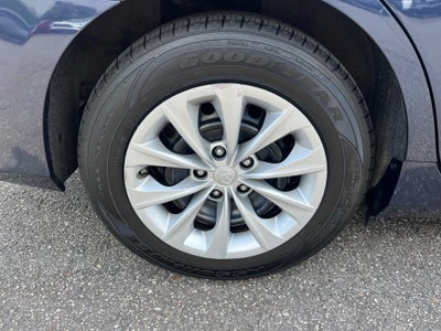 2015 Toyota CAMRY LE