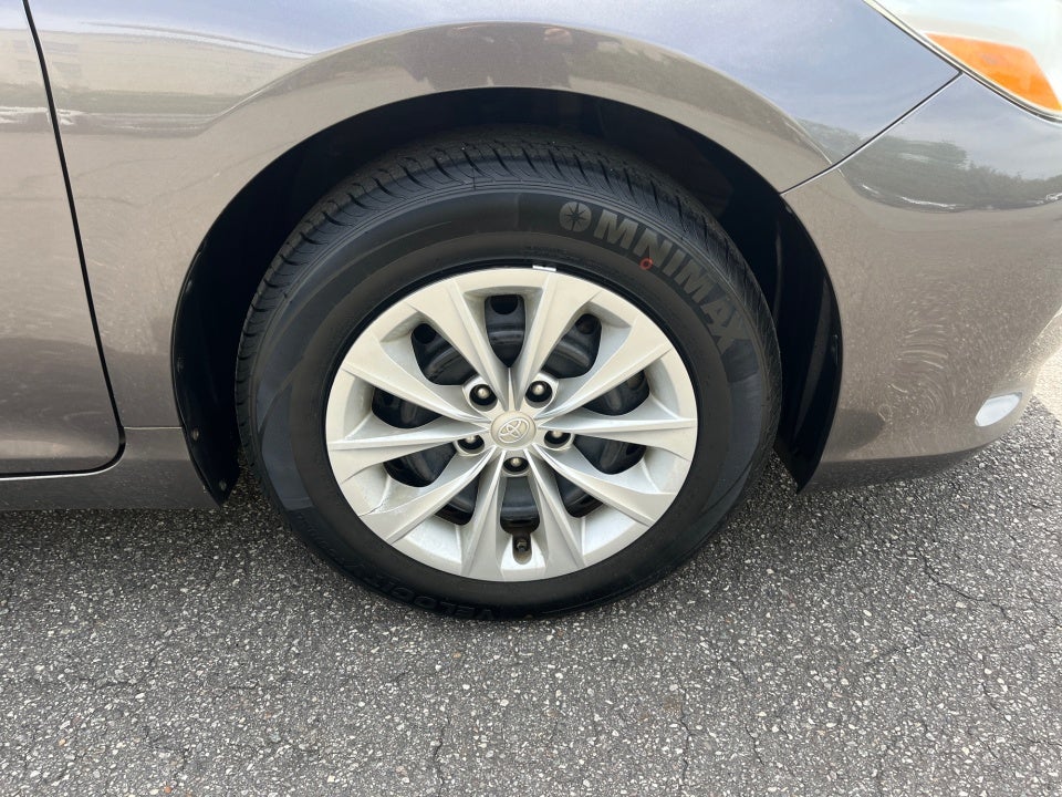 2015 Toyota CAMRY LE