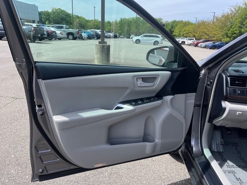 2015 Toyota CAMRY LE