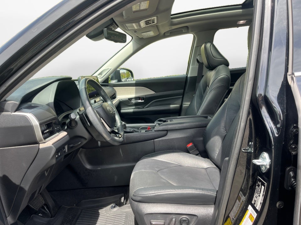 2024 Toyota GRAND HIGHLANDER Platinum