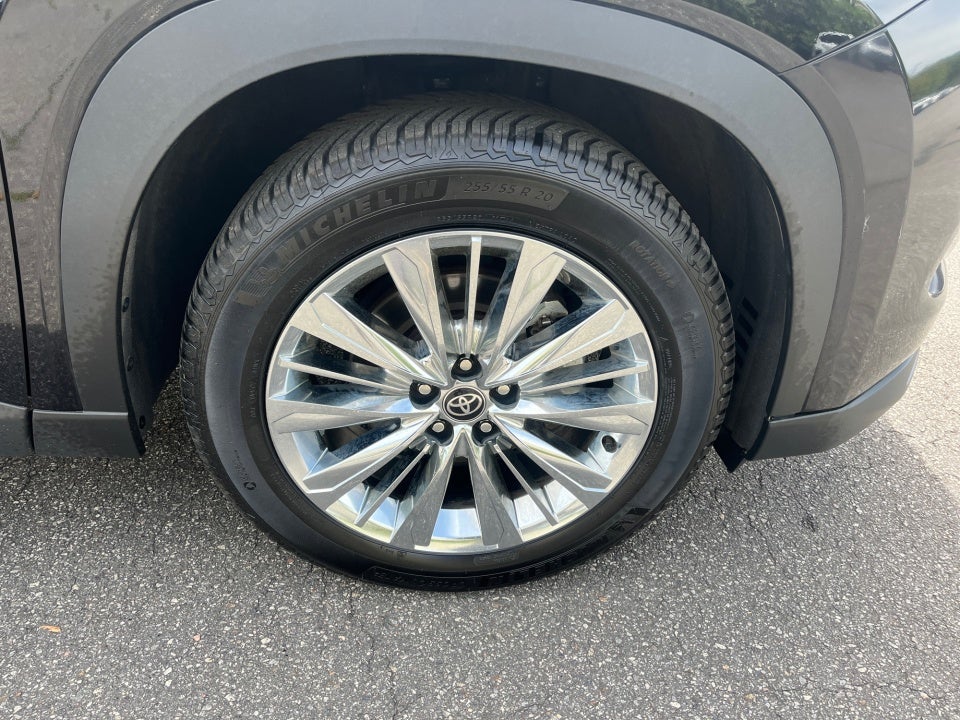 2024 Toyota GRAND HIGHLANDER Platinum