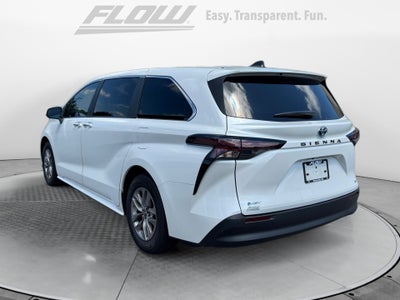 2025 Toyota Sienna XLE