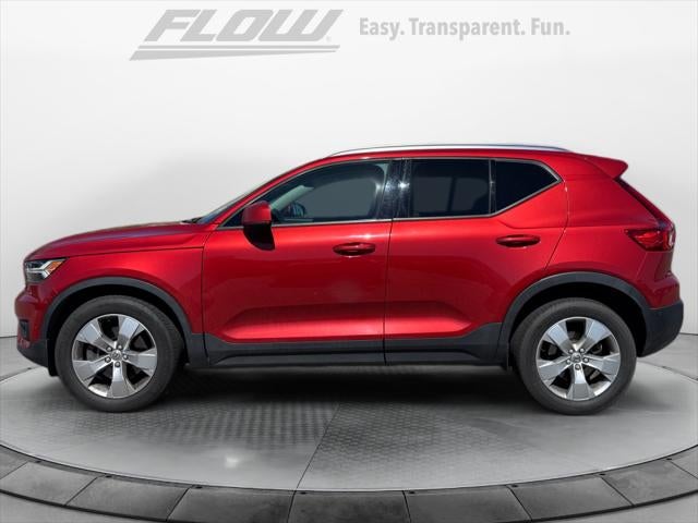2019 Volvo XC40 T4 Momentum