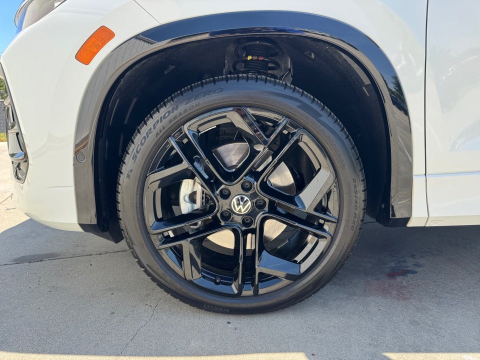 2025 Volkswagen Tiguan 2.0T SE R-Line Black