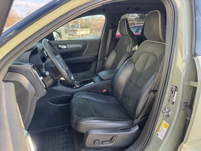 2021 Volvo XC40 Recharge Pure Electric P8