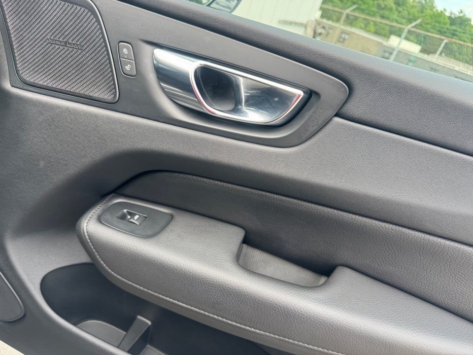 2020 Volvo XC60 T5 Momentum