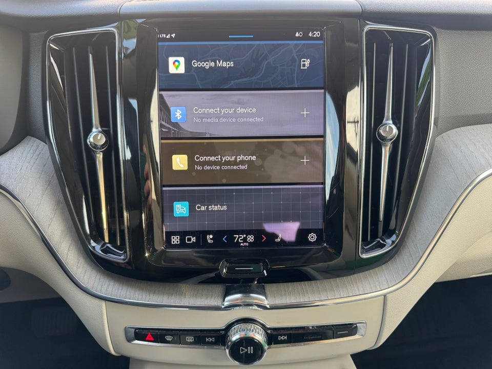 2023 Volvo XC60 Recharge Plug-In Hybrid T8 Plus Bright Theme