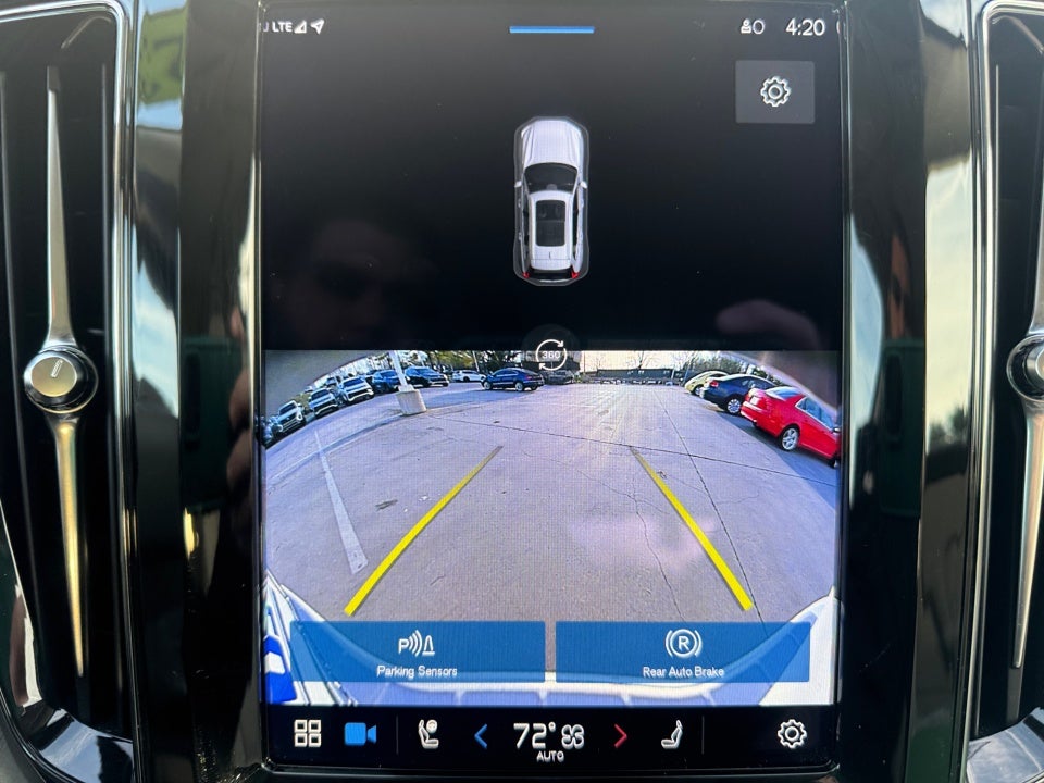 2023 Volvo XC60 Recharge Plug-In Hybrid T8 Plus Bright Theme