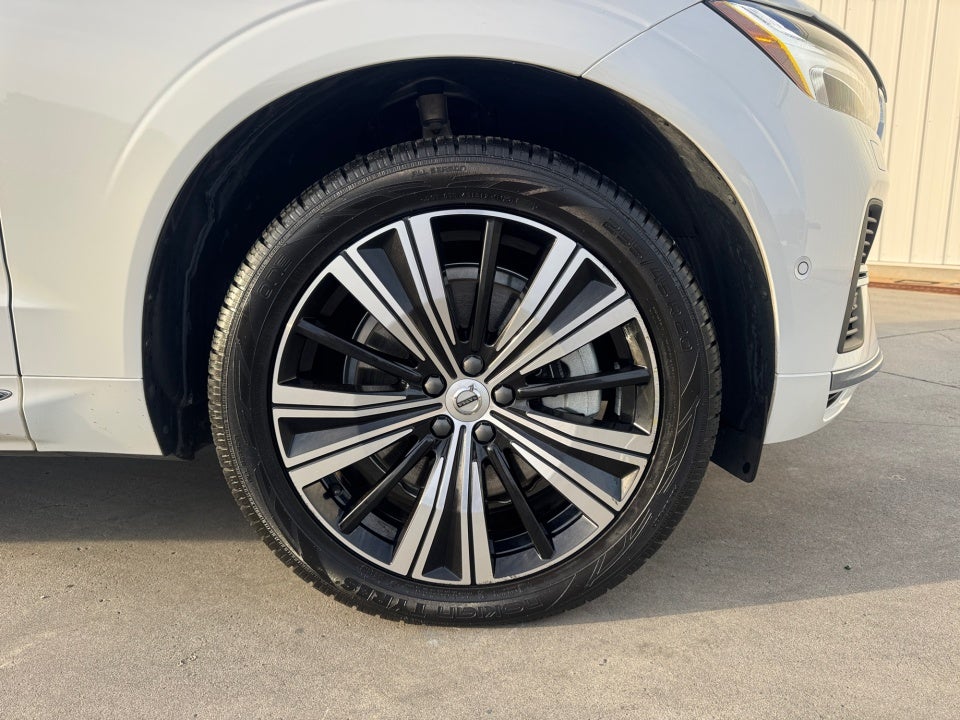 2023 Volvo XC60 Recharge Plug-In Hybrid T8 Plus Bright Theme