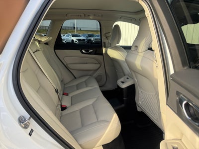 2023 Volvo XC60 Recharge Plug-In Hybrid T8 Plus Bright Theme