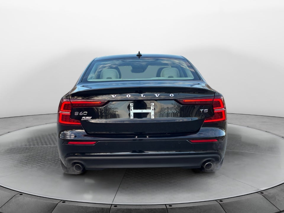 2021 Volvo S60 T5 Momentum