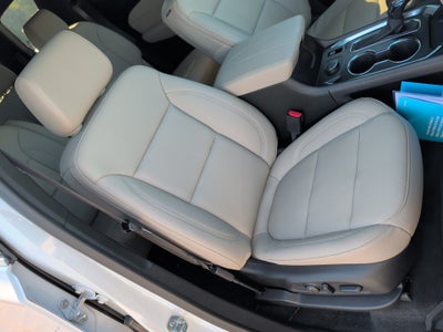 2023 Chevrolet Traverse FWD LT Leather