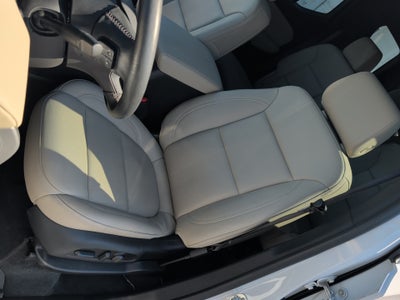 2023 Chevrolet Traverse FWD LT Leather