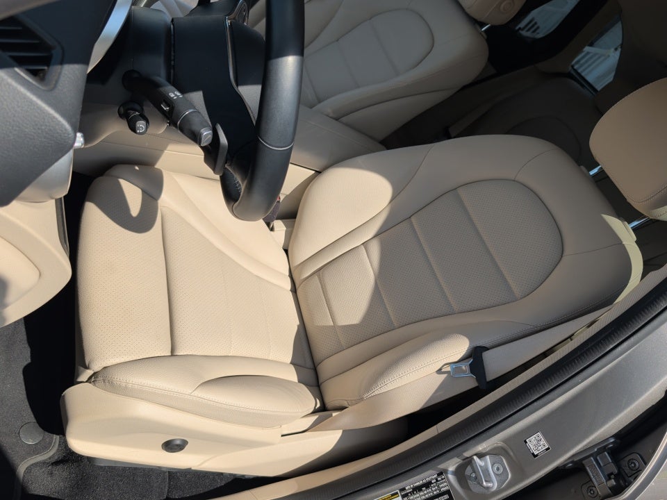 2020 Mercedes-Benz GLC 300 GLC 300