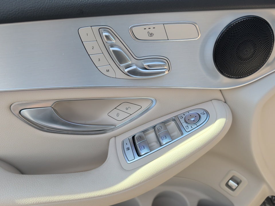 2020 Mercedes-Benz GLC 300 GLC 300