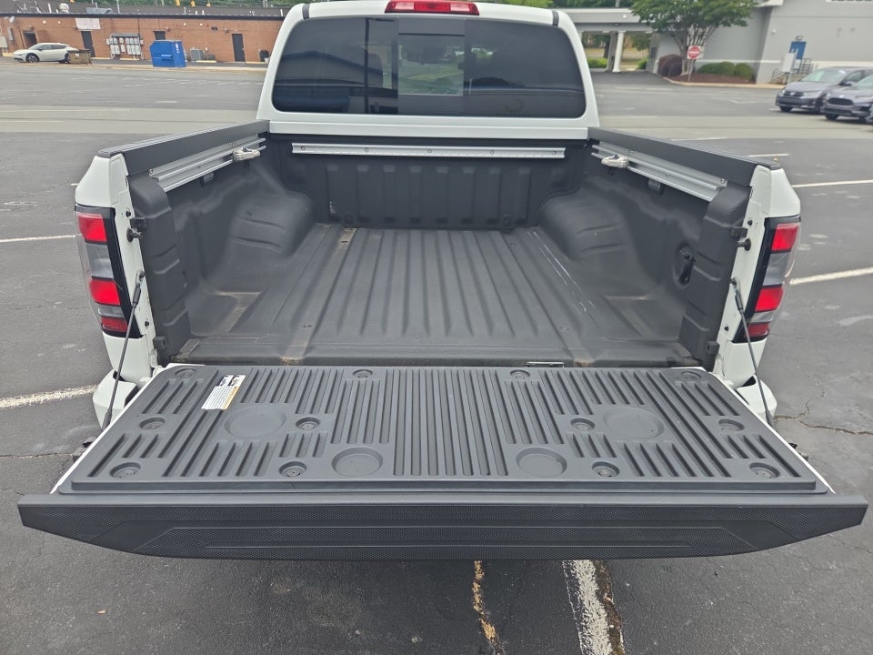 2024 Nissan Frontier Crew Cab SV 4x2