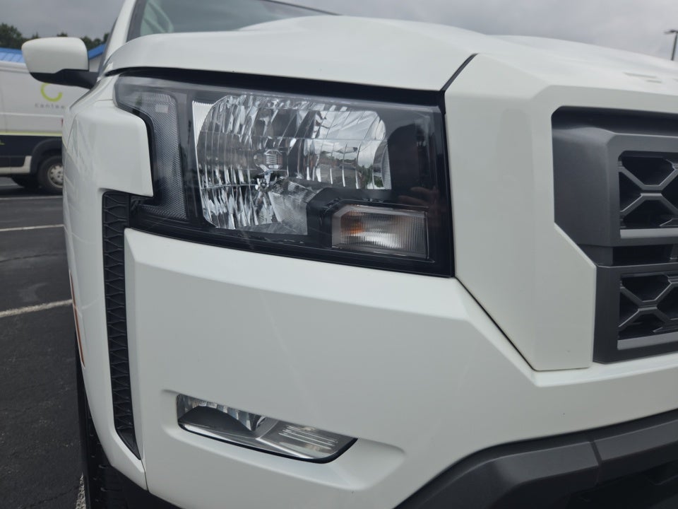 2024 Nissan Frontier Crew Cab SV 4x2