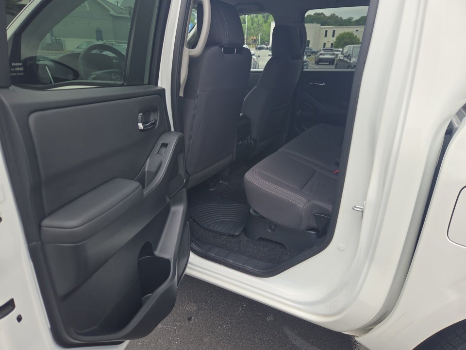 2024 Nissan Frontier Crew Cab SV 4x2