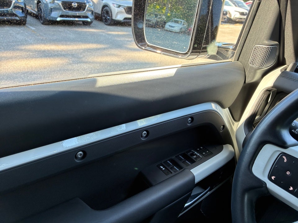 2023 Land Rover Defender 110 X-Dynamic SE