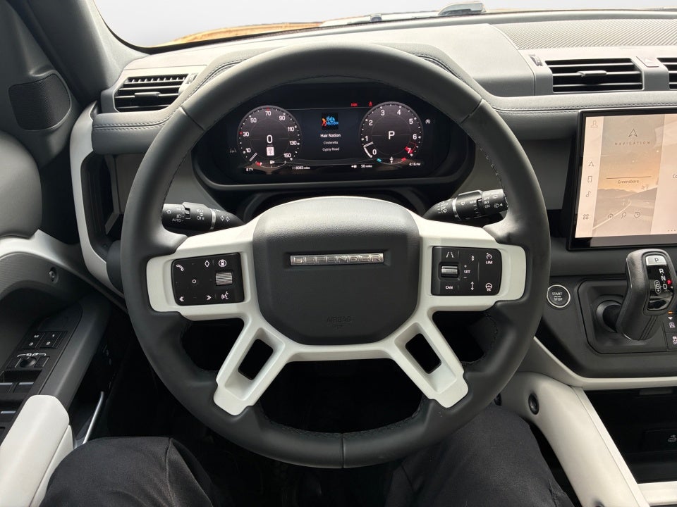 2025 Land Rover Defender 110 P400 S