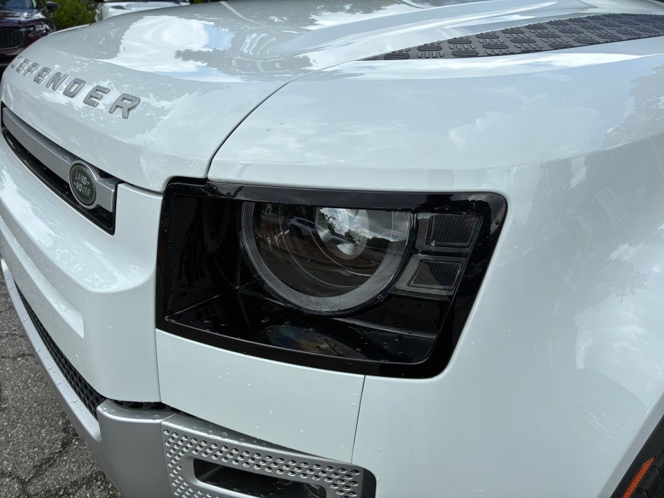 2025 Land Rover Defender 110 P400 S