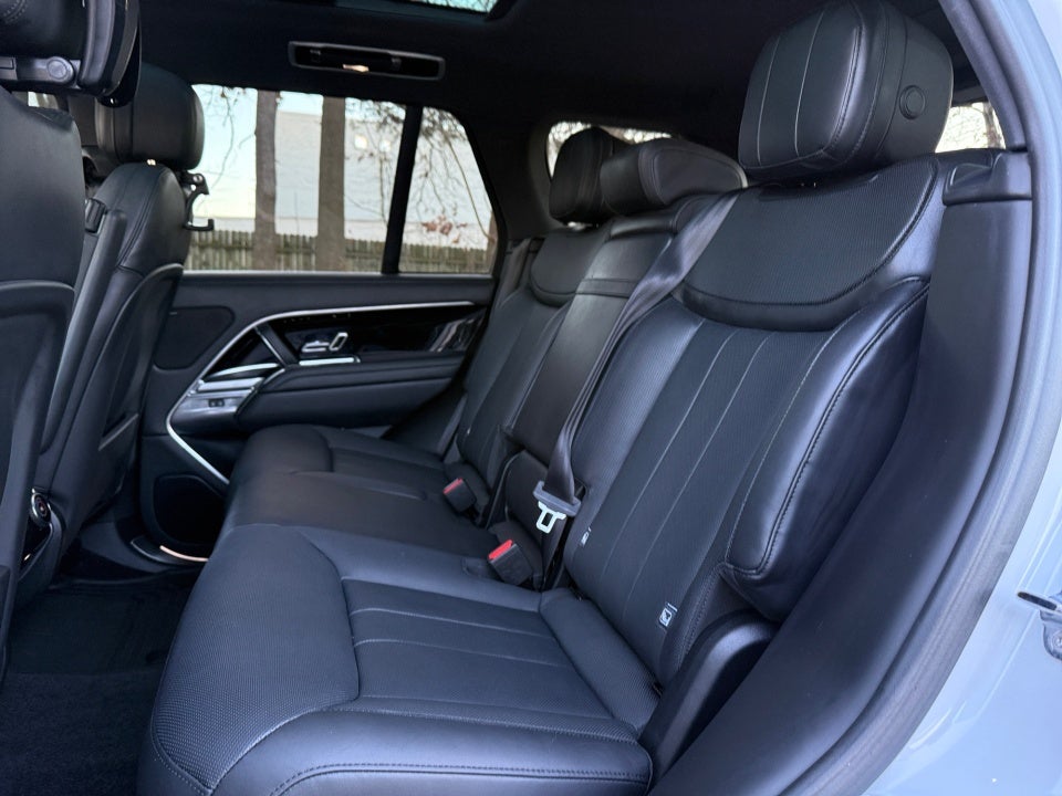 2023 Land Rover Range Rover P530 SE