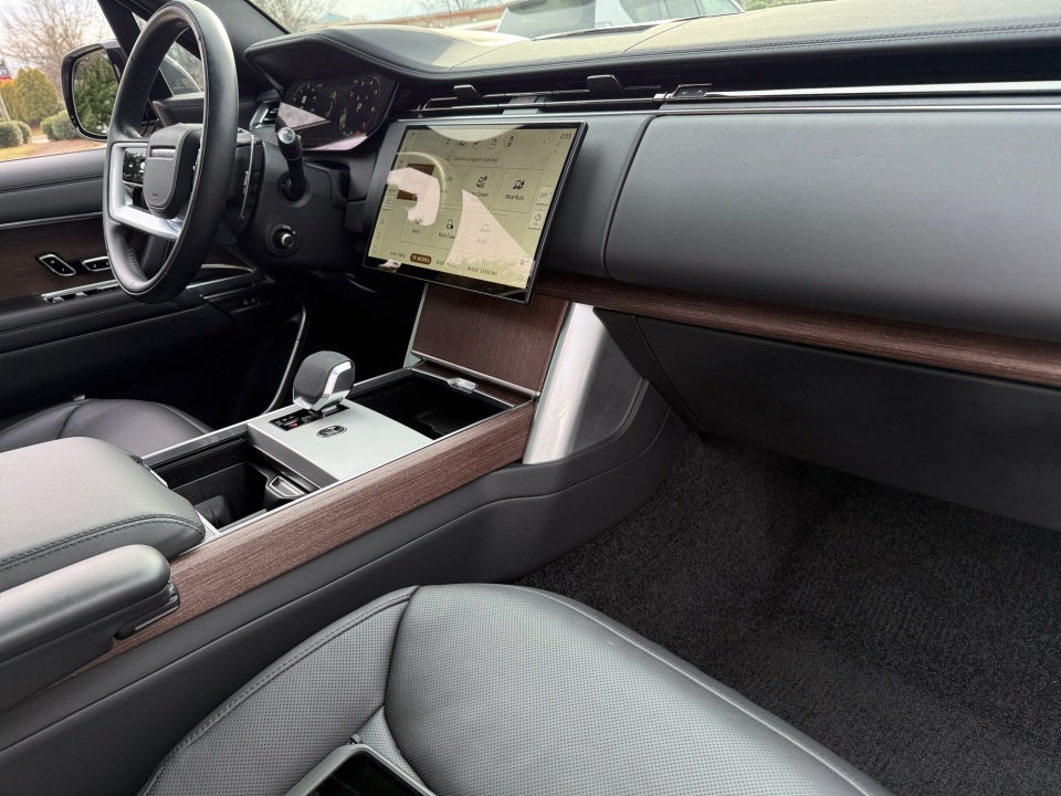 2024 Land Rover Range Rover P400 SE