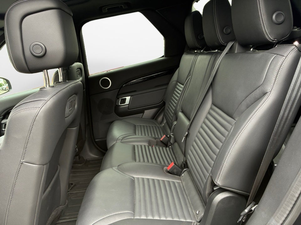 2025 Land Rover Discovery P300 S