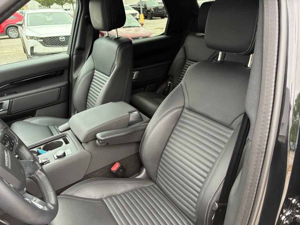 2025 Land Rover Discovery P300 S
