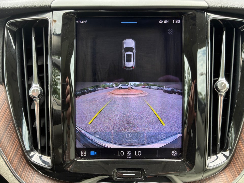 2022 Volvo XC60 Momentum
