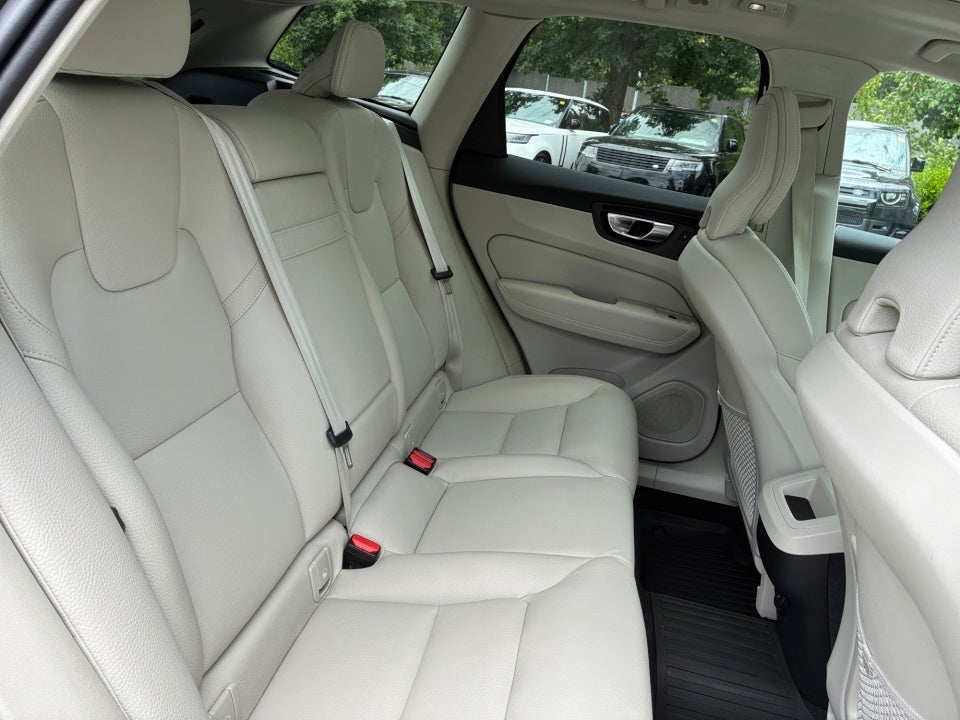 2022 Volvo XC60 Momentum