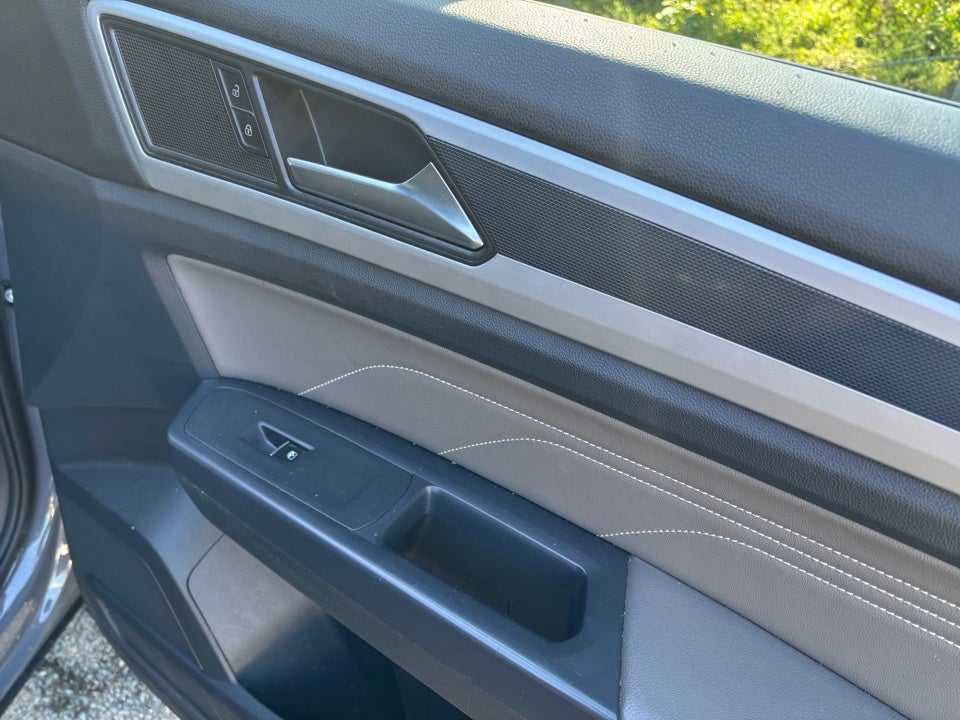2021 Volkswagen Atlas Cross Sport 3.6L V6 SE w/Technology R-Line