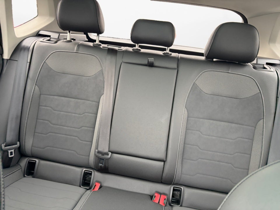 2025 Volkswagen Taos 1.5T SE Black