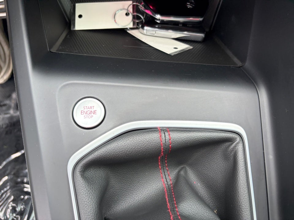 2022 Volkswagen Golf GTI SE