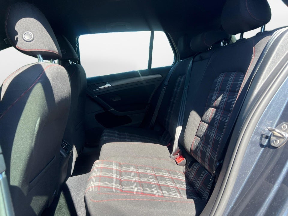 2018 Volkswagen Golf GTI S