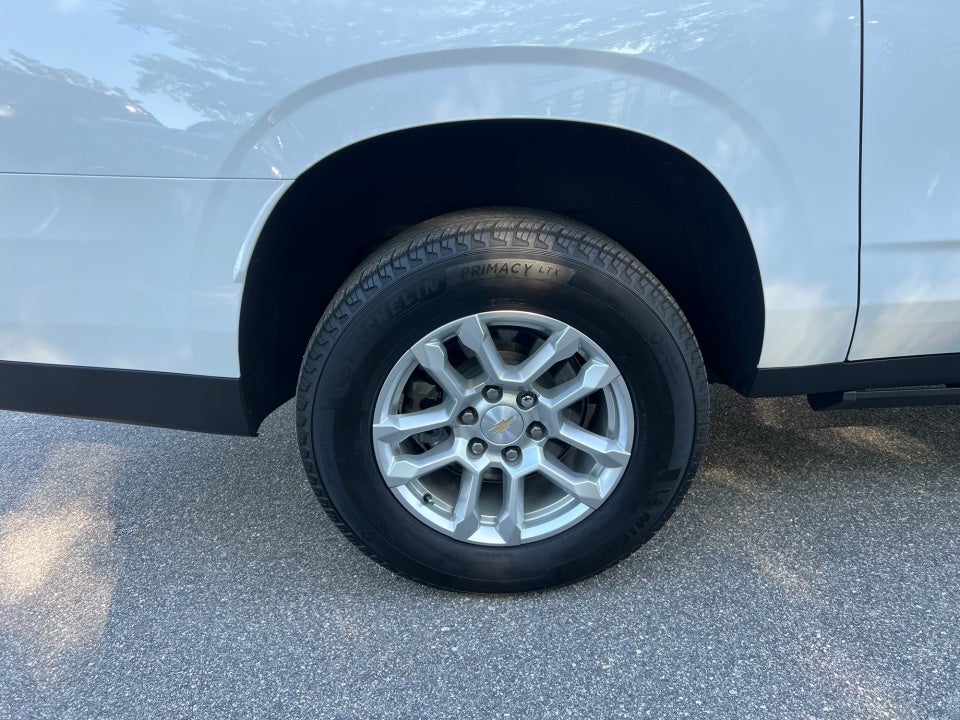 2025 Chevrolet Suburban 2WD LT