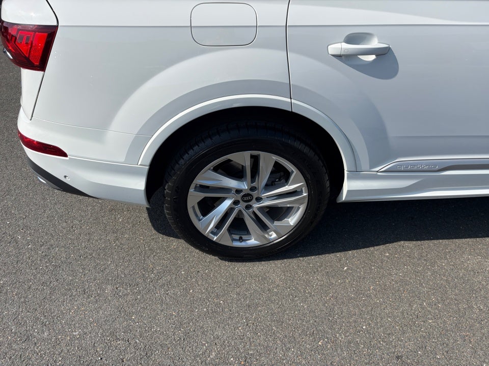 2021 Audi Q7 Premium Plus