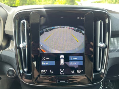 2021 Volvo XC40 R-Design