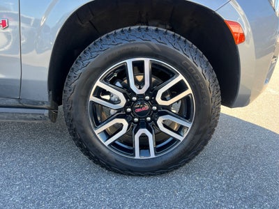 2023 GMC Yukon XL 4WD AT4