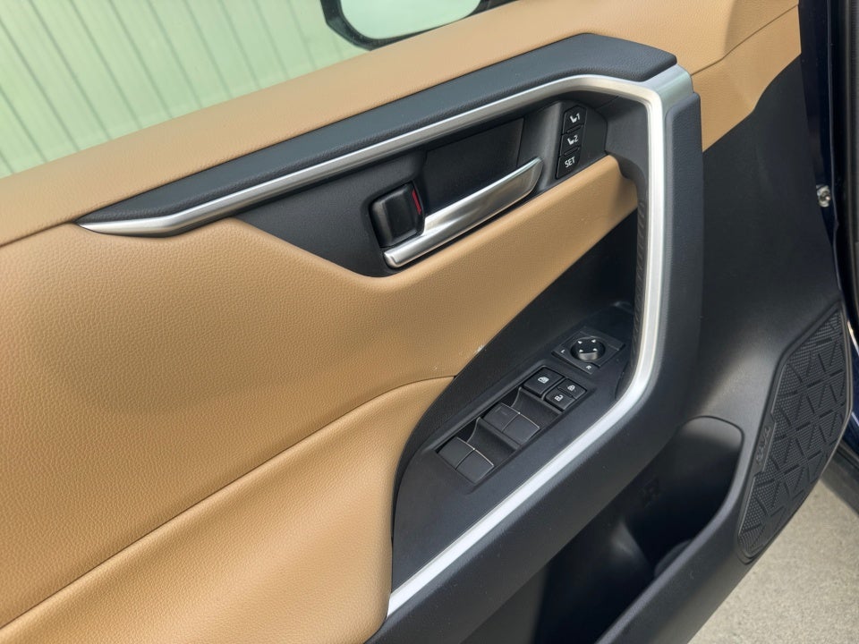 2021 Toyota RAV4 Hybrid XLE Premium