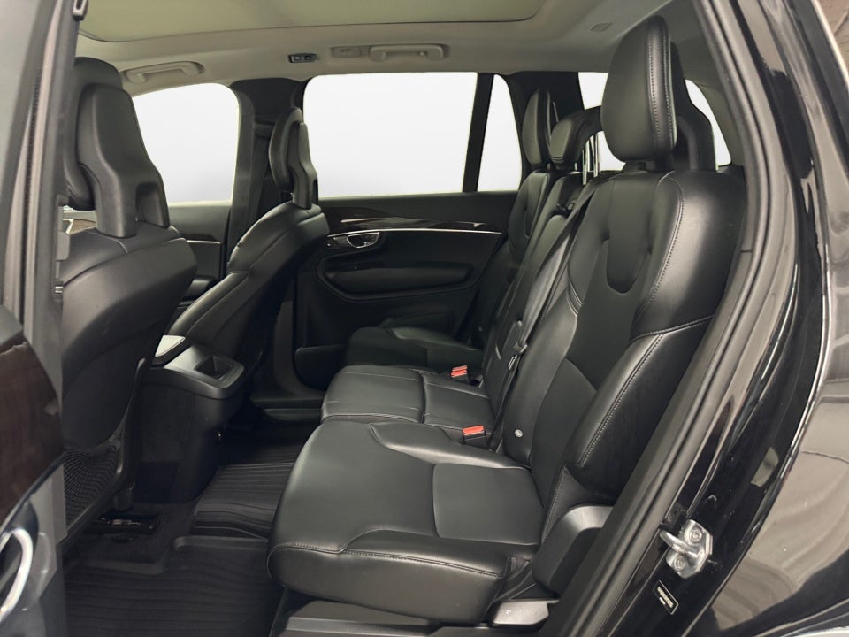 2017 Volvo XC90 T5 Momentum
