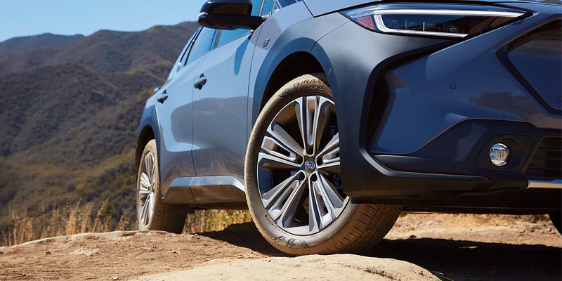 subaru solterra front quarter passenger side view